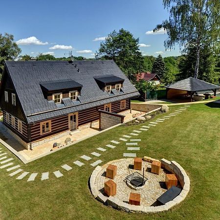 Appartamento Roubenka Pod Troskami Ktová Esterno foto