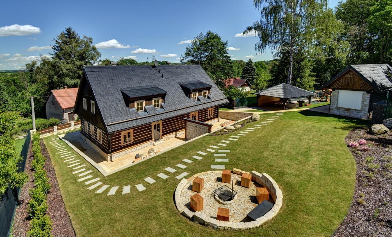 Appartamento Roubenka Pod Troskami Ktová Esterno foto