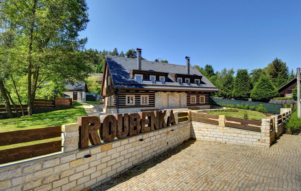 Appartamento Roubenka Pod Troskami Ktová Esterno foto