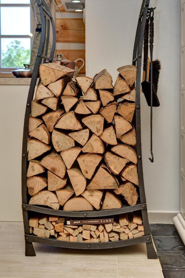 Appartamento Roubenka Pod Troskami Ktová Esterno foto